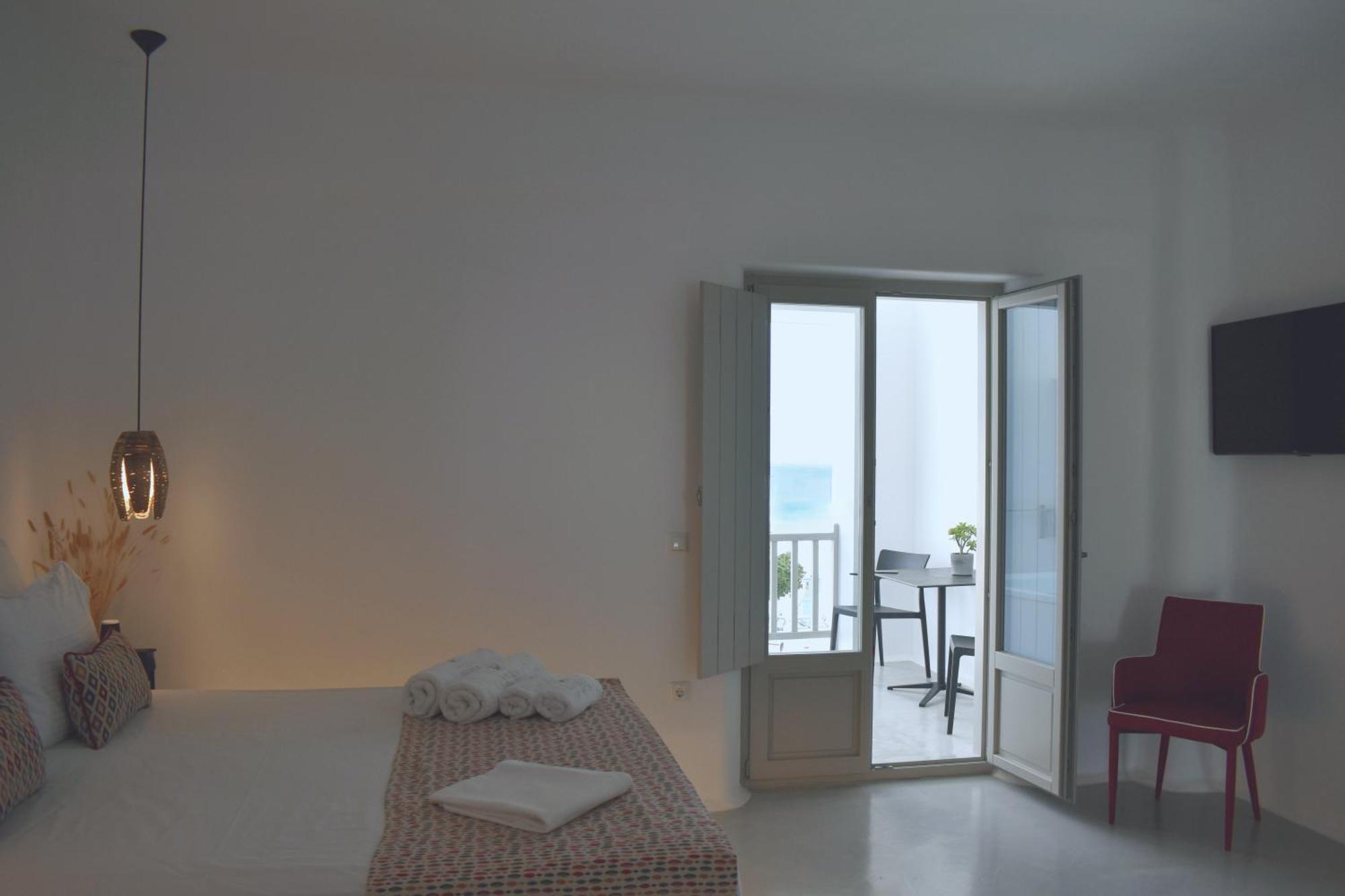 Angels Pillow Luxury Boutique Residence - Adults Only Náousa Room photo