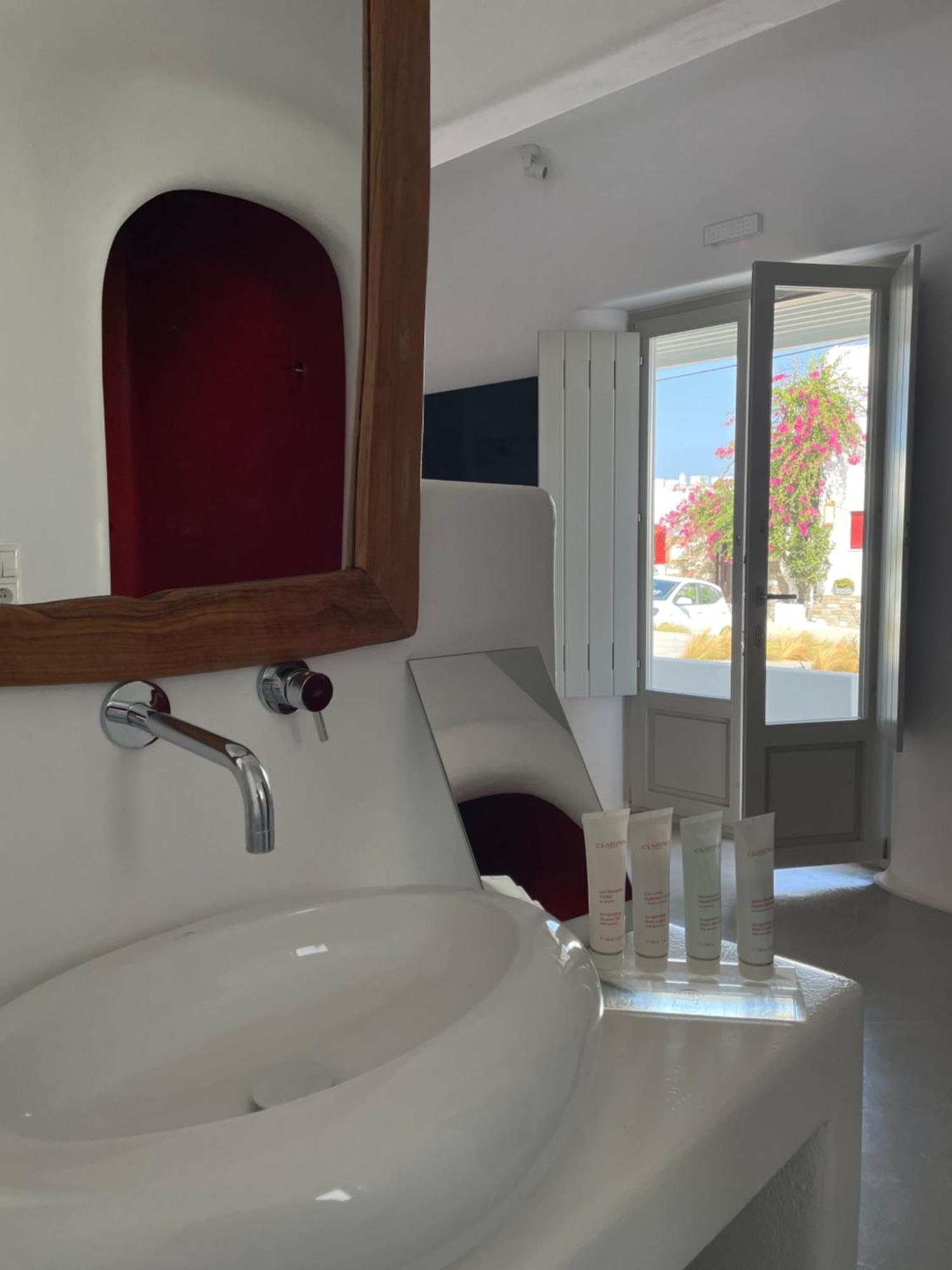 Angels Pillow Luxury Boutique Residence - Adults Only Náousa Room photo