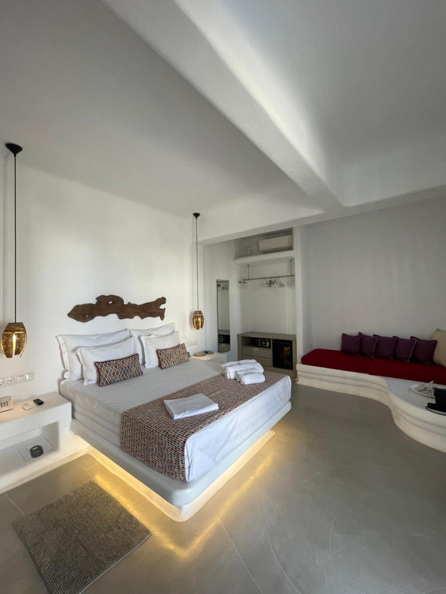Angels Pillow Luxury Boutique Residence - Adults Only Náousa Room photo
