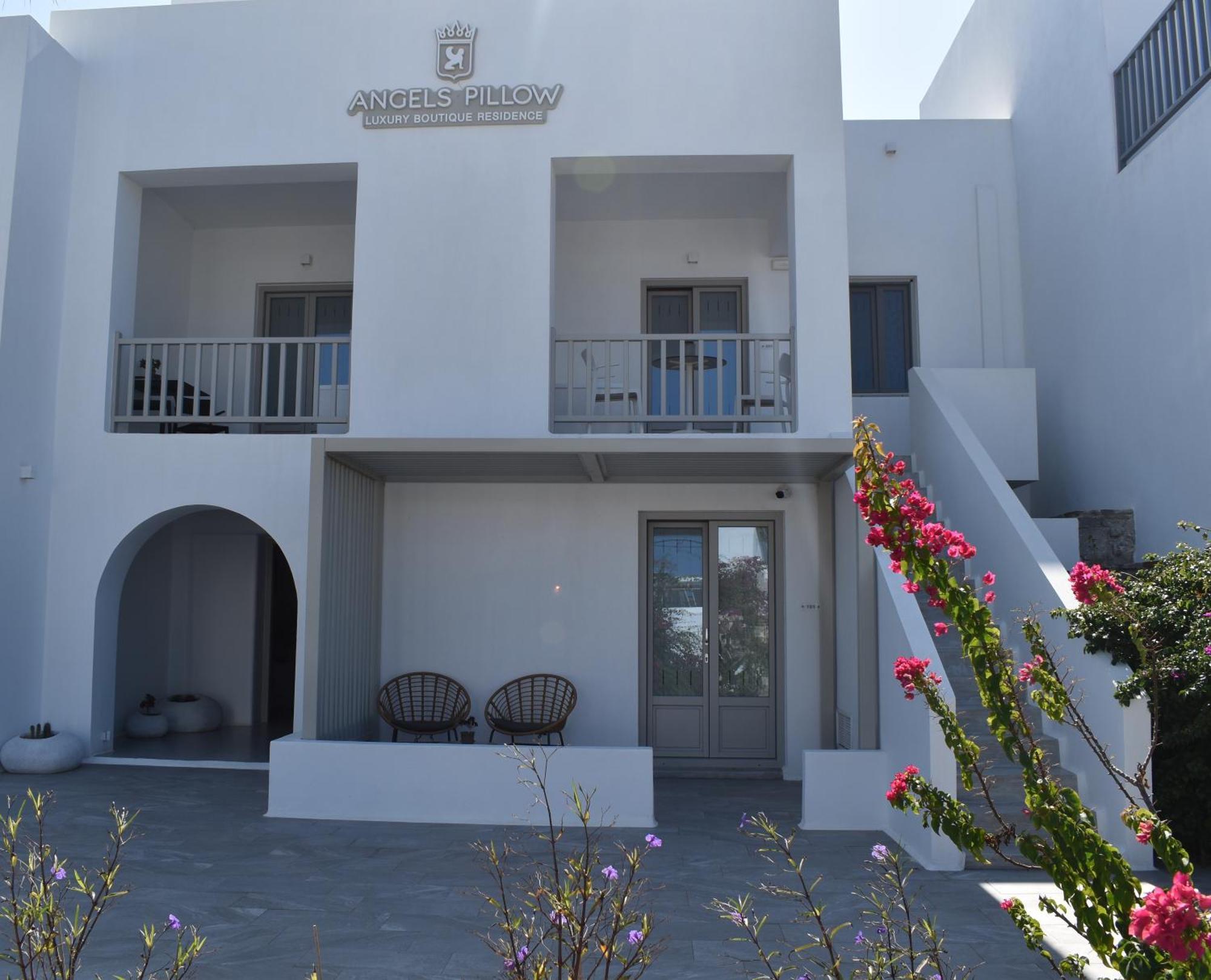 Angels Pillow Luxury Boutique Residence - Adults Only Náousa Room photo