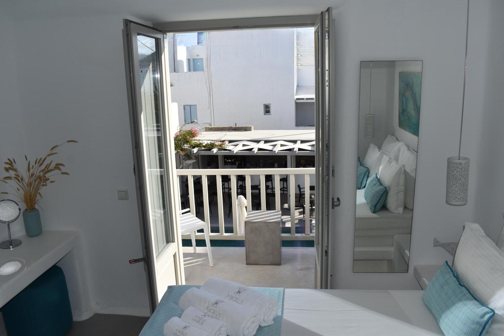 Angels Pillow Luxury Boutique Residence - Adults Only Náousa Room photo