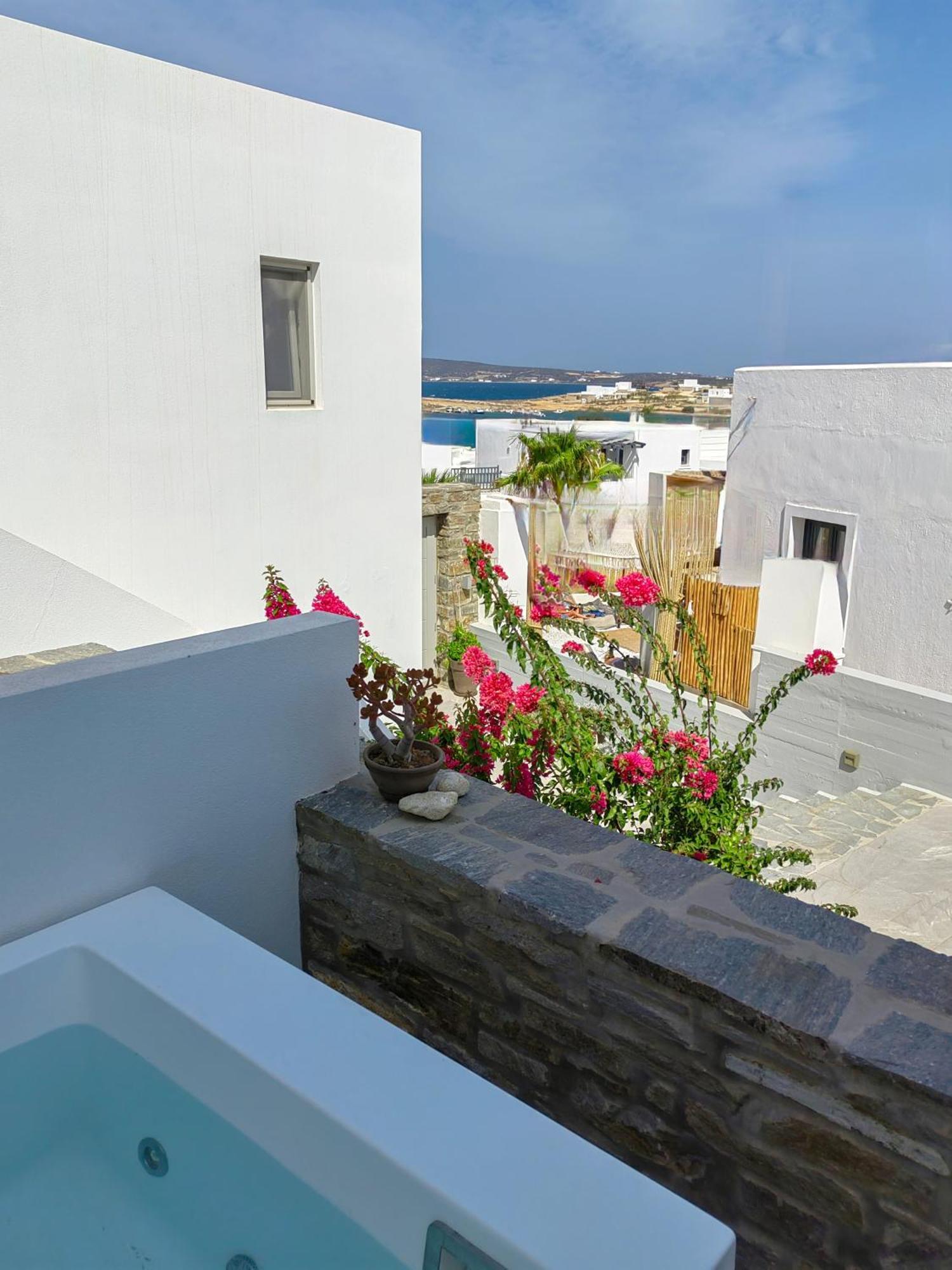 Angels Pillow Luxury Boutique Residence - Adults Only Náousa Room photo